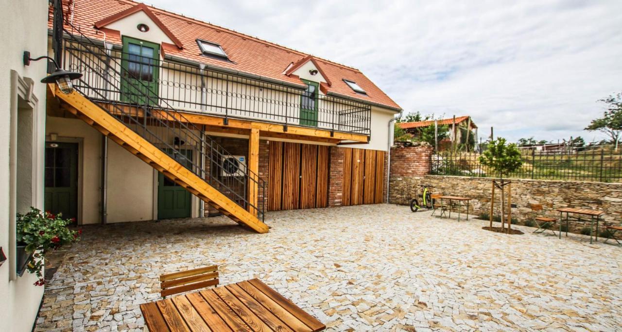Penzion A Bistro Stary Kopec Znojmo Exterior foto